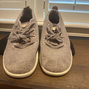 Allbirds Gray Sneakers with Textured Fabric and Minimalist Design